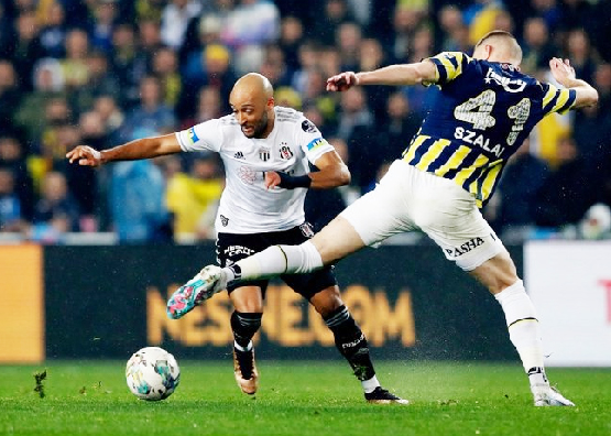 Foto - Türkiye'yi ayağa kaldıracak hamle! Bunu ilk kez yaptılar... Sivas maçında tribündeydiler!