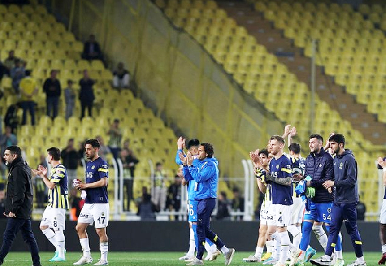 Foto - Türkiye'yi ayağa kaldıracak hamle! Bunu ilk kez yaptılar... Sivas maçında tribündeydiler!