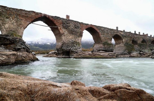 Foto - Türkiye'yi hedef alan İran ateşle oynuyor! Bölgede askeri hareketlilik