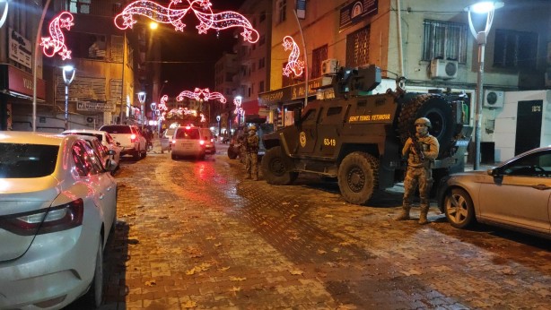 Foto - Türkiye'yi kana bulayacaklardı! Eylem hazırlığındaki terörist son anda yakalandı
