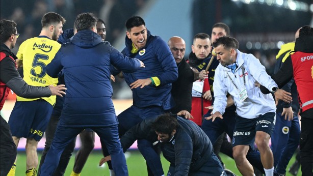 Foto - Türkiye’yi sallayacak bomba iddia! Ünlü spor sunucusu duyurdu: Fenerbahçe Süper Lig’den çekiliyor, o yabancı liglerden birinde oynayacaklar