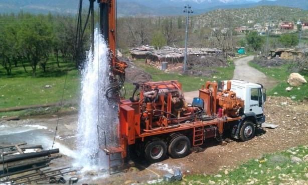 Foto - Türkiye'yi sallayacak gelişme! Yerin altından bir anda fışkırmaya başladı: Saniyede 100 litre çıkıyor