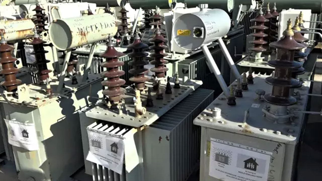 Foto - Türkiye'yi sarsacak ihanet! Namuslu vatandaşlar isyanda: Arazilerden petrol yerine fışkırana bakın