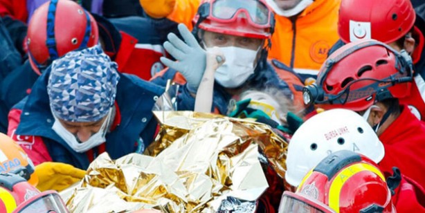 Türkiye'yi sevinç gözyaşlarına boğdu! 65 saat sonra kurtarılan Elif'ten ilk görüntü