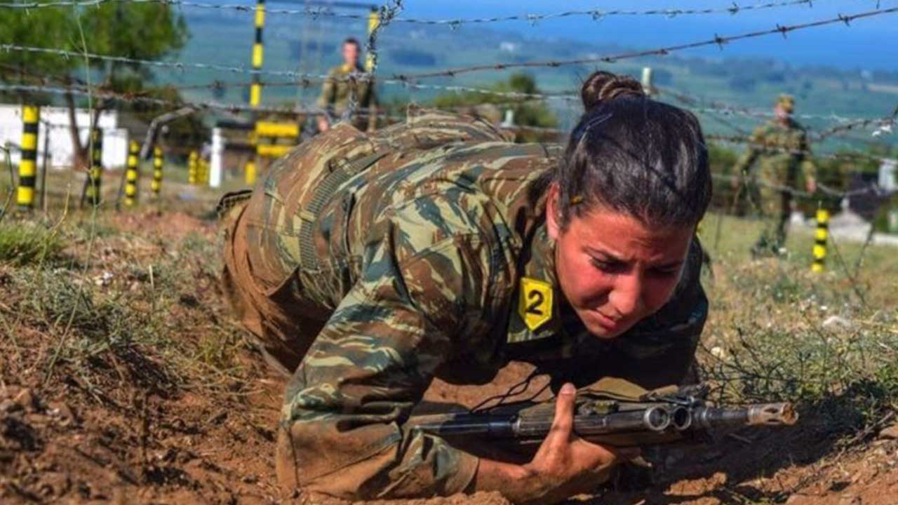 Foto - Avrupa ülkesi her tuşa basıyor! Türkiye'yi vurmak için kadınları askere alıyorlar