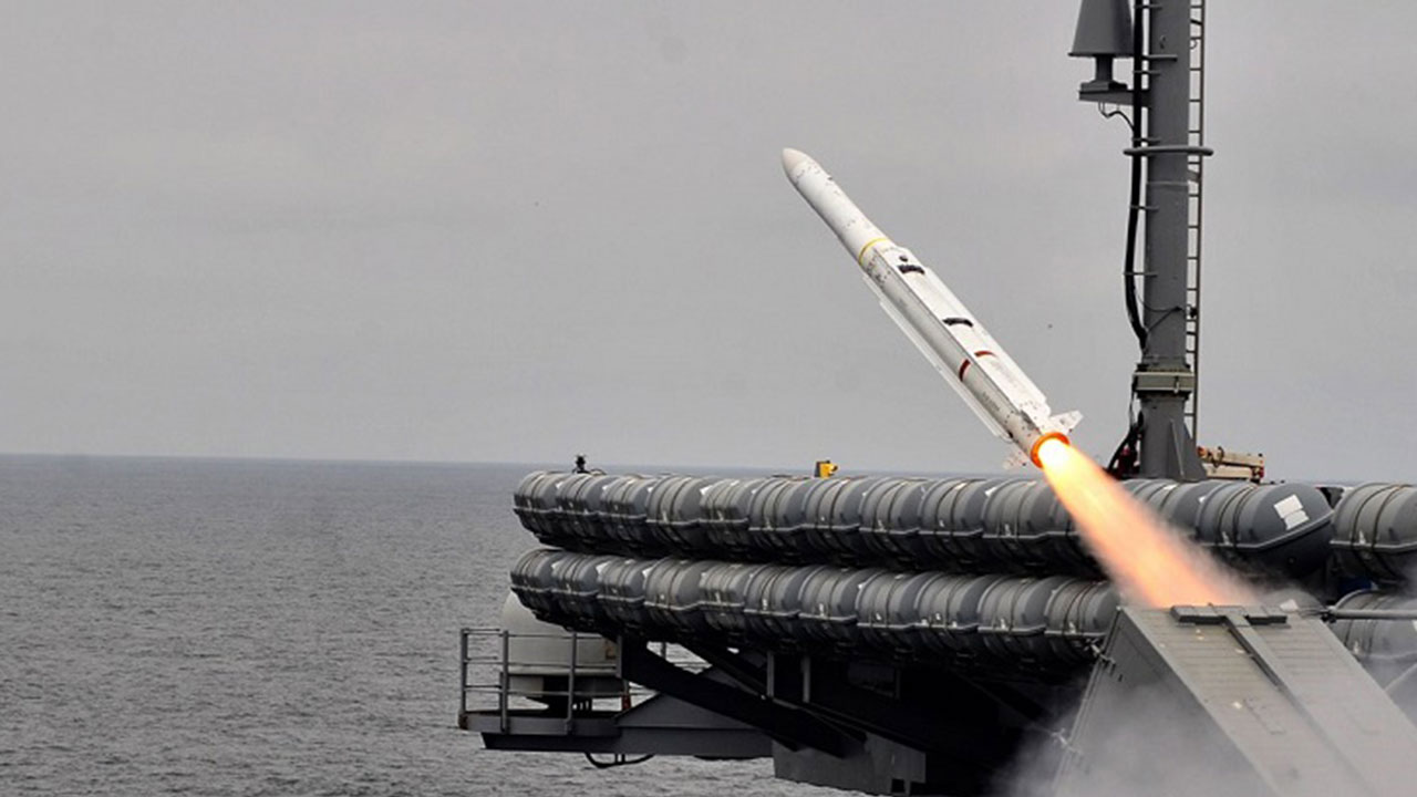 Türkiye'yi vurmak için 40 milyon dolarlık füze alıyorlar