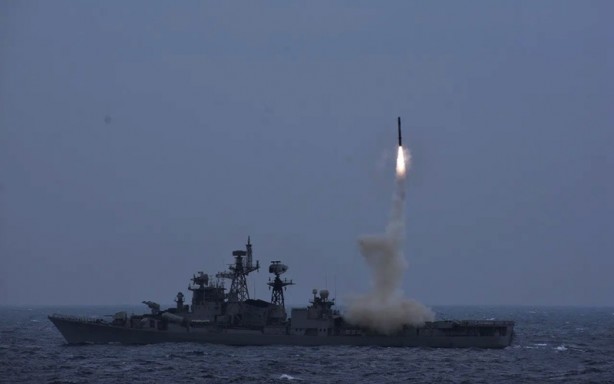 Türkiye'yi vurmak için süpersonik füze alıyorlar! Asya devinin kapısını çaldılar, 300 km menzilli var