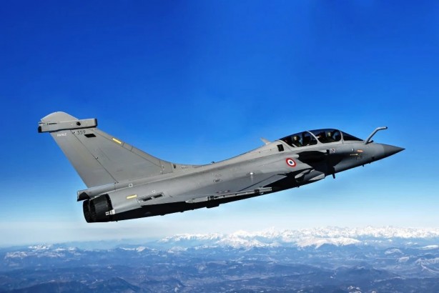 Foto - Türkiye'yi vurmaları için 4 milyar doları adeta çöpe attılar! Fransa'dan o ülkeye sinsi iltimas