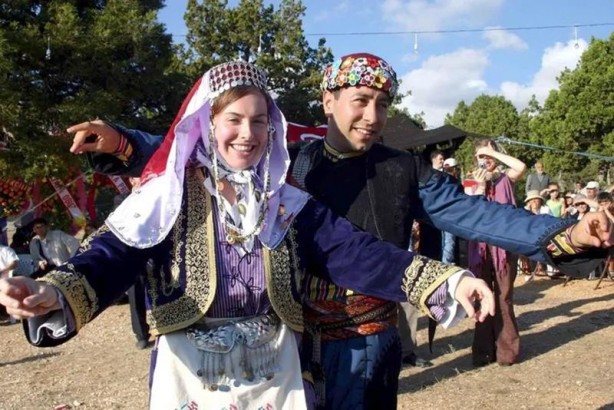 Foto - Türkler eskiden ne giyerlerdi! İşte il il geleneksel kıyafetler