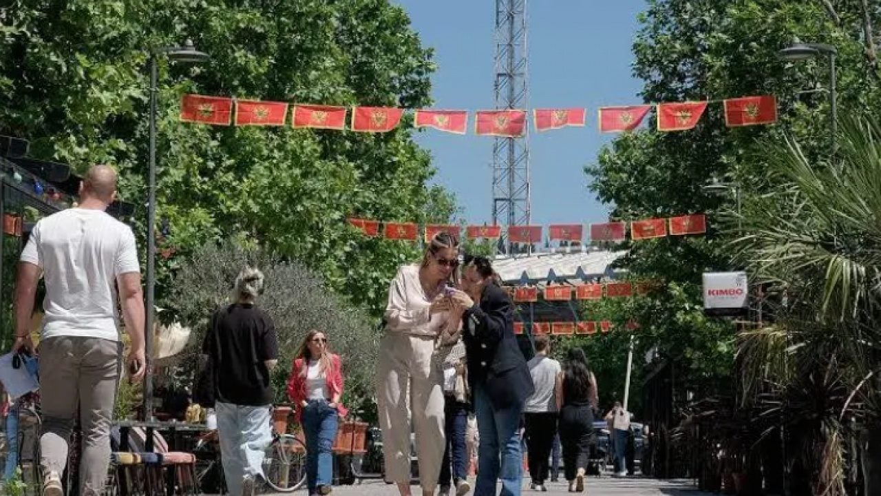 Foto - Sen misin Türklere vize uygulayan: Emlak piyasası çökünce satmaya başladılar!