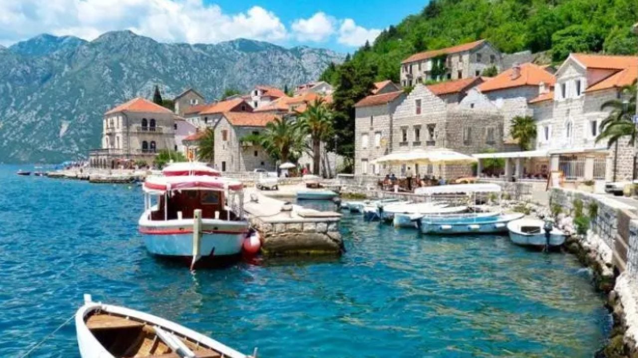 Foto - Sen misin Türklere vize uygulayan: Emlak piyasası çökünce satmaya başladılar!