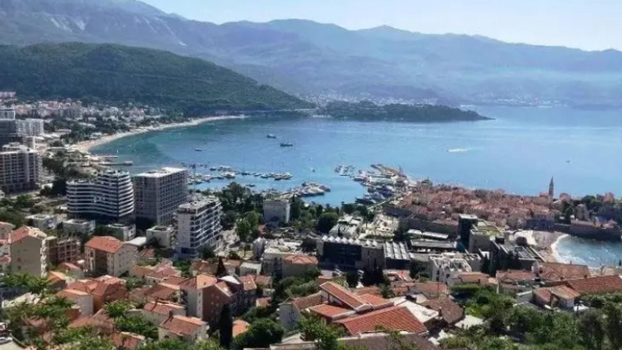 Foto - Sen misin Türklere vize uygulayan: Emlak piyasası çökünce satmaya başladılar!