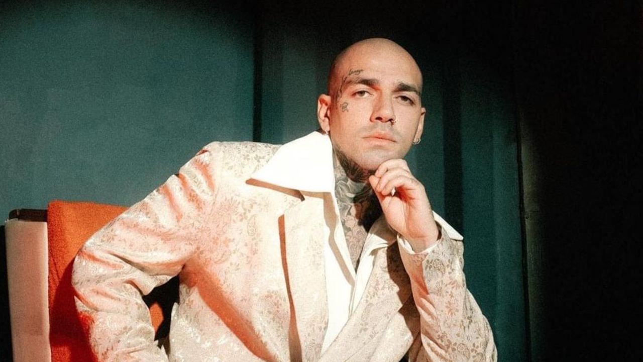 Foto - "Türklüğümden utanıyorum" demişti! Hem AK Parti’ye, hem CHP’ye sallayan ünlü rapçi Ezhel’den şaşırtan çıkış