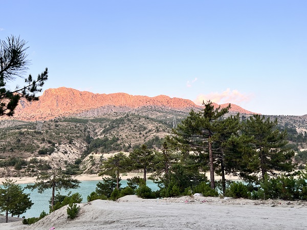 Foto - Turkuaz rengiyle hayran bırakan gölet: Değirmendere