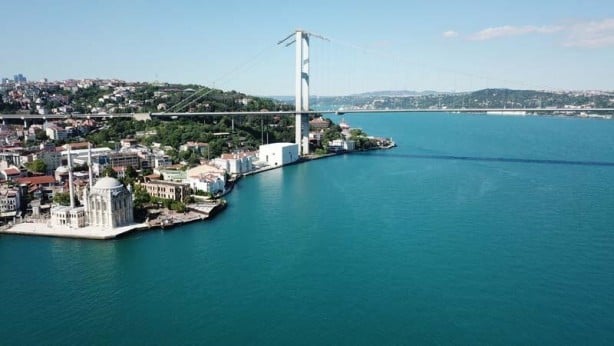 Foto - Turkuaz'a bürünen İstanbul Boğazı görenleri mest etti