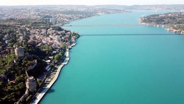 Foto - Turkuaz'a bürünen İstanbul Boğazı görenleri mest etti