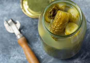 Turşu suyunun faydaları! Dünyanın doyamadığı turşu suyu, 'En rahatsız edici' gribe birebir! Neler çektim diyenler...