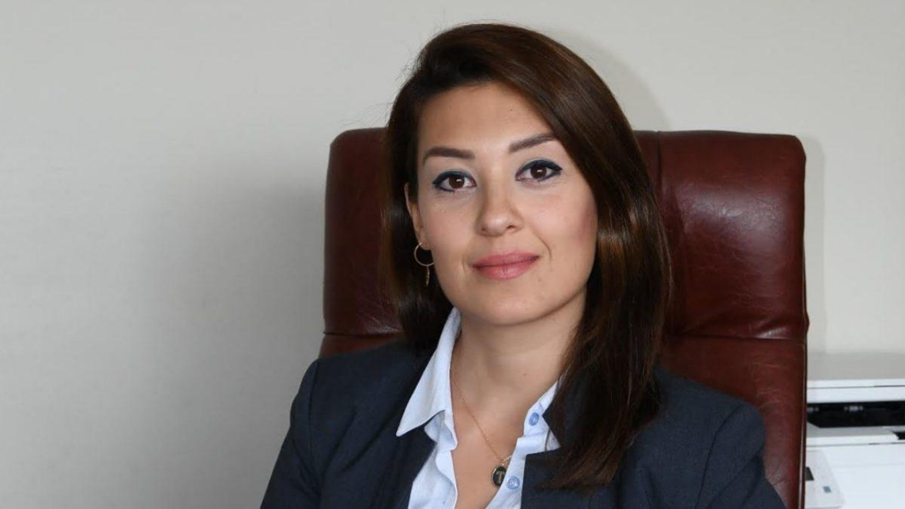 Foto - Tutuklanan CHP’li Aykut Erdoğdu’nun eşinden Türkiye’yi ayağa kaldıran sözler! Hadi oradan be kadın