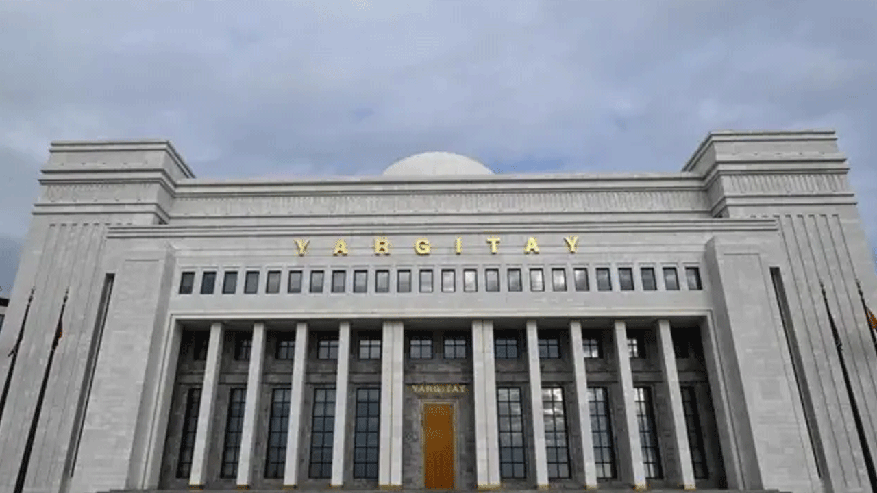 Foto - Tüüh senin suratına! Senin gibi okul müdürü yerin dibine batsın