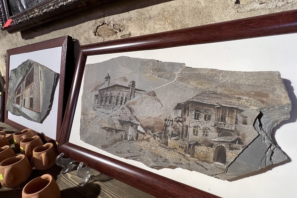 Foto - Tuval yerine bakın ne kullanıyor!