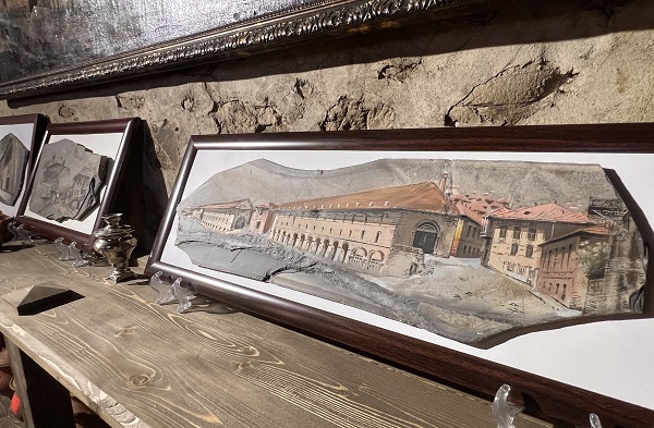 Foto - Tuval yerine bakın ne kullanıyor!