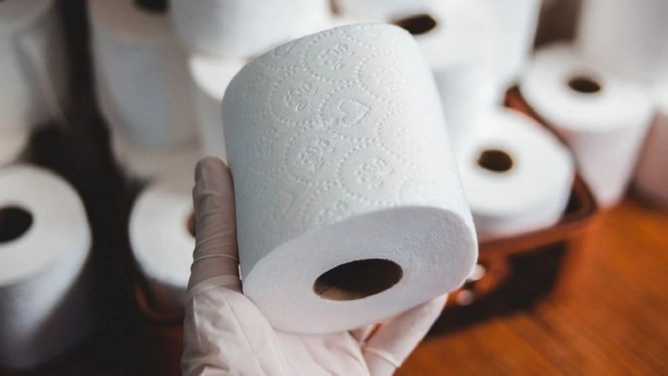 Foto - Tuvalet kağıtlarını banyoda saklayanlar yandı