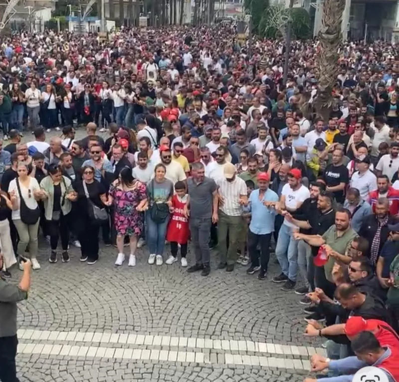 Foto - Tuvalet terliğine oy veririz diyorlardı! Grev Büyüyor Cemil Tugay'ın son açıklaması krizi büyüttü: Kent geneline yayılacak 