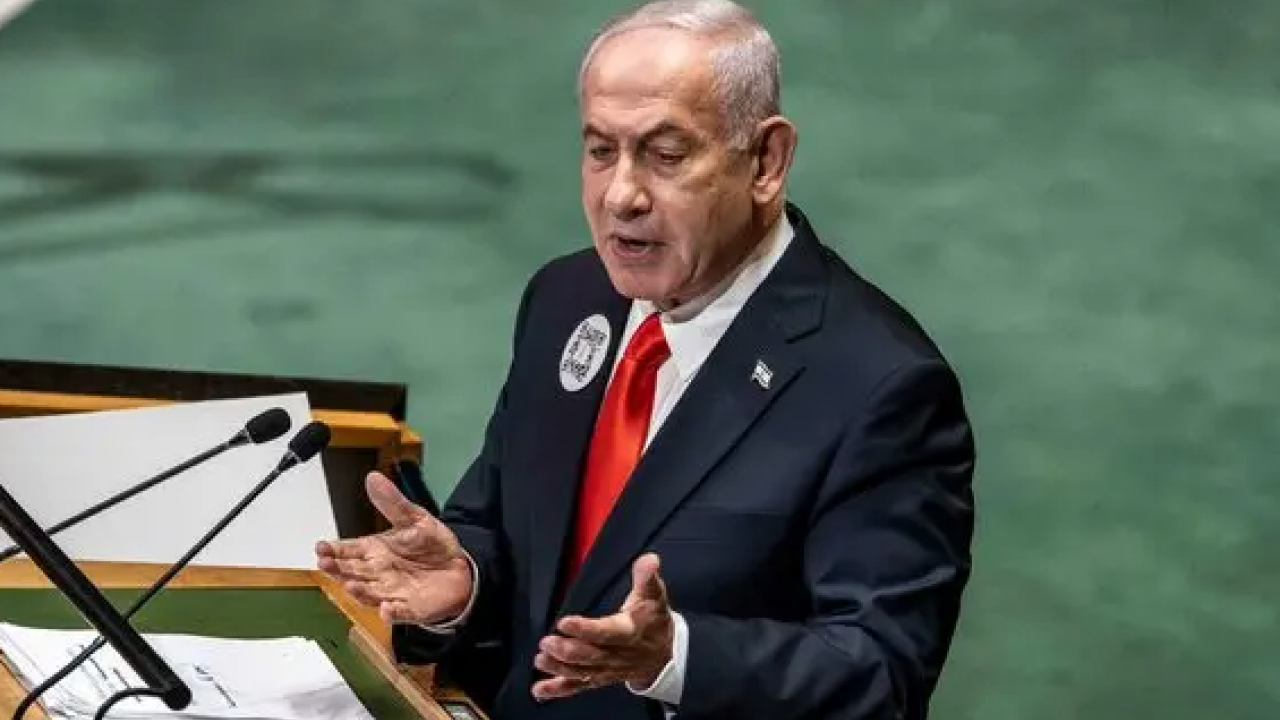 Foto - Tüyler ürperten görüntü… Arap Bakan Netanyahu’nun kanlı elini sıktı!