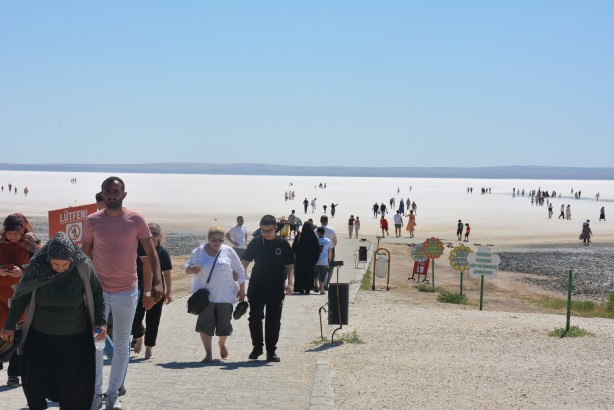 Tuz Gölü pembe renge büründü