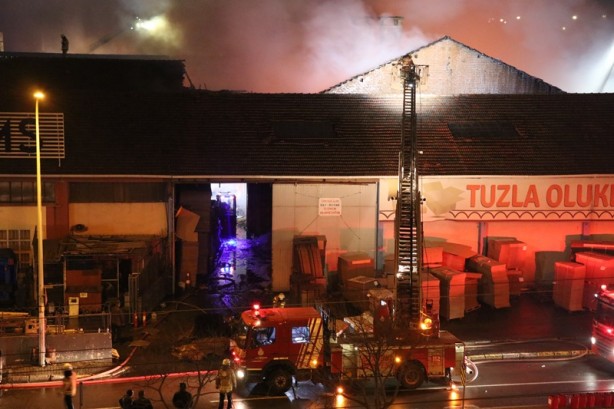 Foto - Tuzla'da devasa yangın!