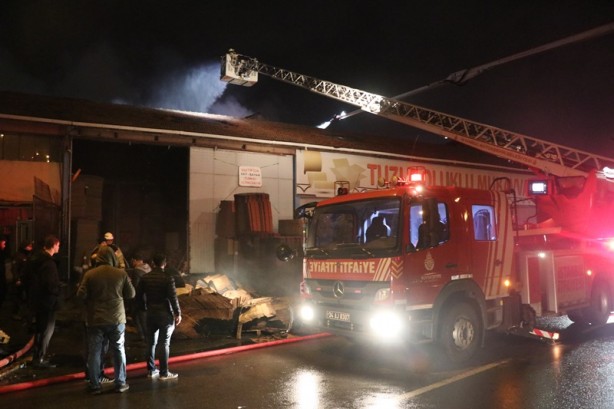 Tuzla'da devasa yangın!