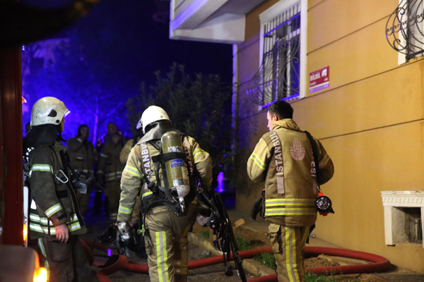 Foto - Tuzla'da korkutan yangın