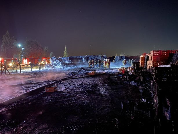 Foto - Tuzla’da plastik imalathanesinde korkutan yangın: 3 yaralı