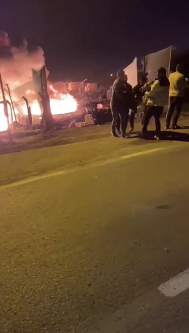 Tuzla’da plastik imalathanesinde korkutan yangın: 3 yaralı