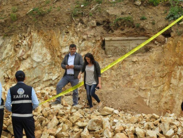 Foto - Tuzla'da, yol çalışmasında ortaya çıktı!