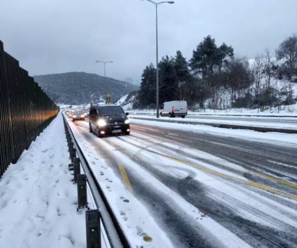 Foto - Twitter'da büyük tepki! Kar yağdı İBB sadece seyretti