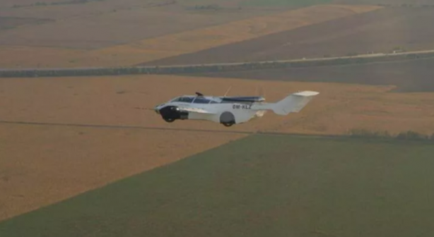 Foto - Üç dakikada uçağa dönüşen araba