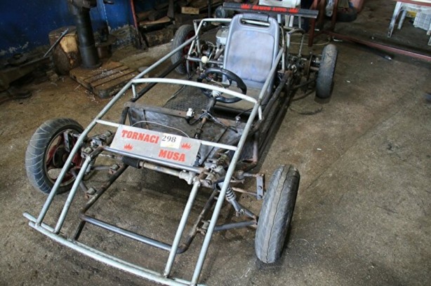 Foto - Üç yılda 5 bin TL lira biriktirdi! Hayalinin peşinden koşarak kendi arabasını yaptı