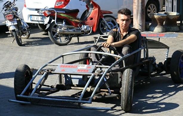 Foto - Üç yılda 5 bin TL lira biriktirdi! Hayalinin peşinden koşarak kendi arabasını yaptı