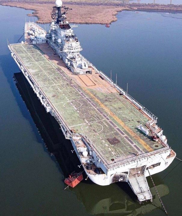 Foto - Uçak gemisi Minsk, Çin’de alevler içinde kaldı