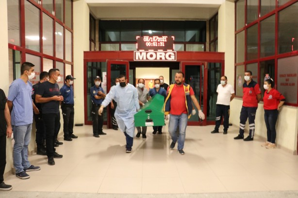 Foto - Uçak kazasında hayatını kaybeden mürettebatın cenazeleri Adana'ya gönderildi