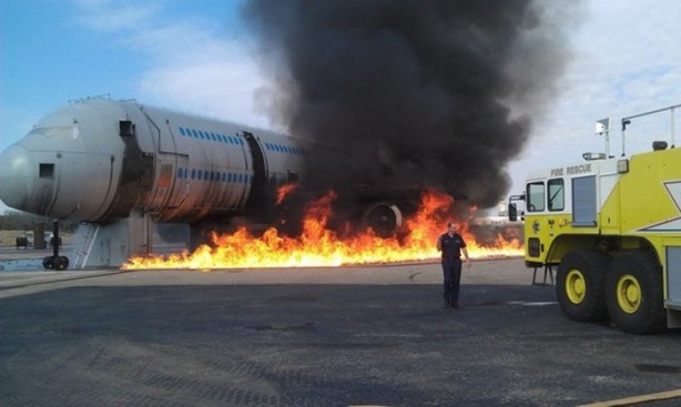 Foto - Uçak kazasından sağ kurtulmanın yolları