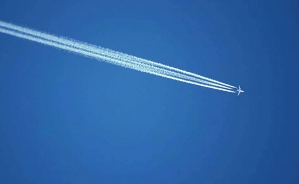 Foto - Uçakların arkada bıraktığı beyaz izleri artık göremeyebilirsiniz