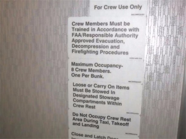 Foto - Uçakta kabin ekibinin uyuduğu gizli bölmeler