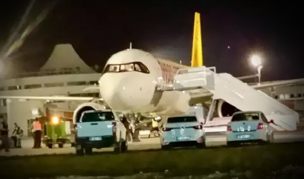Foto - Uçakta korkutan anlar! Çok sayıda yaralı var