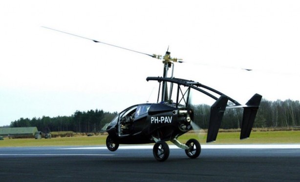 Uçan araba satışa çıkıyor