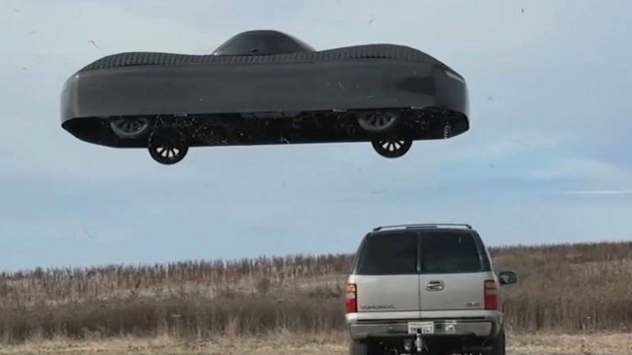 Uçan arabada deneme seferleri başladı! İşte satışa çıkacağı fiyat