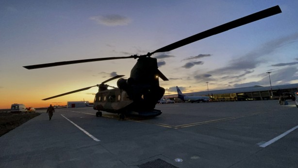 Foto - Uçan kaleler kurtarma ekiplerini taşıyor