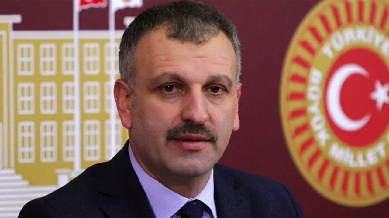 Foto - Uçan kuştan haberi olan Fuat Uğur da duyurdu: Cumhurbaşkanı Başdanışmanı Oktay Saral görevden alındı