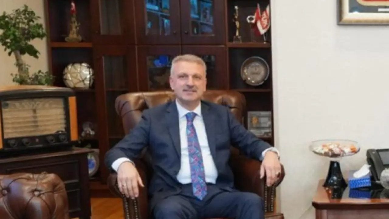 Foto - Uçan kuştan haberi olan Fuat Uğur da duyurdu: Cumhurbaşkanı Başdanışmanı Oktay Saral görevden alındı